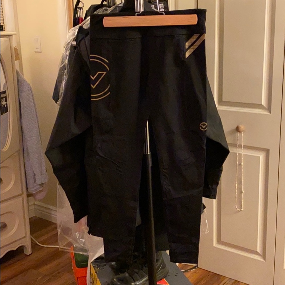 Virus performance leggings